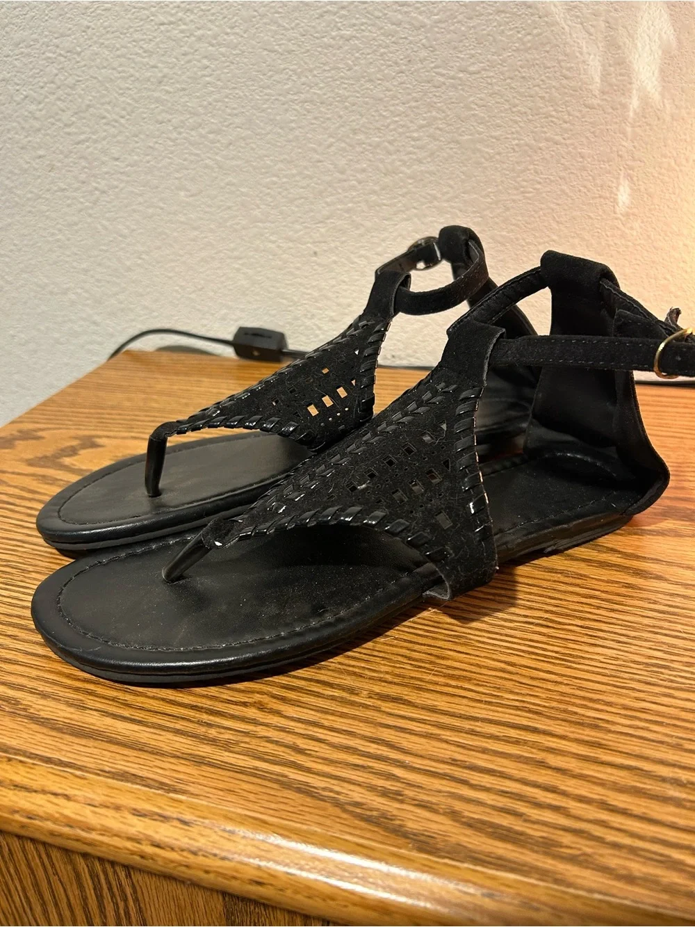 Women's Black Woven T-Strap Sandals